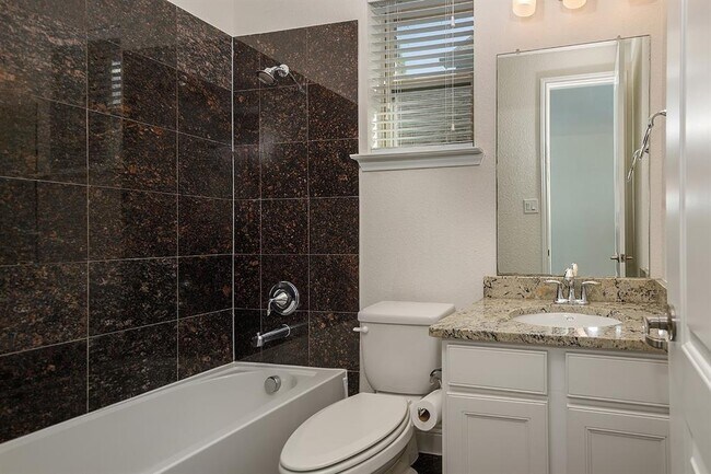 Building Photo - 46 Caprice Bend Pl