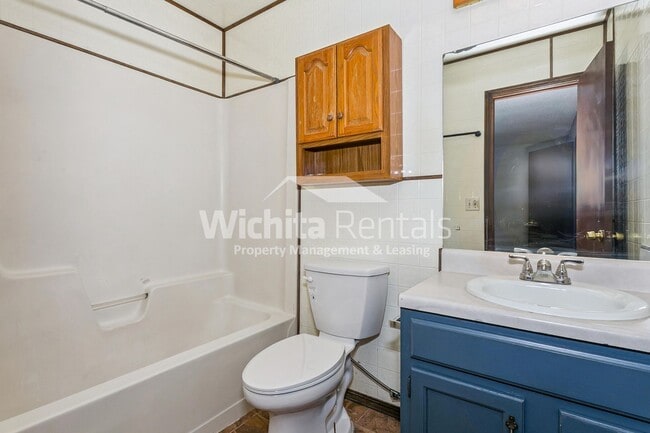 Building Photo - 3 bedroom 2 bathroom home