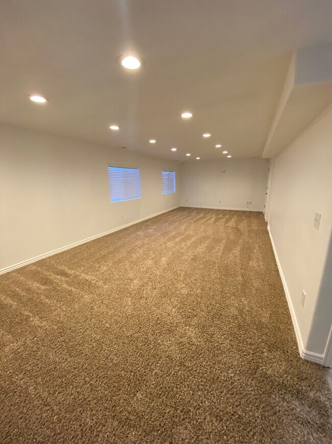 Building Photo - 13123 Pioneer Park Dr