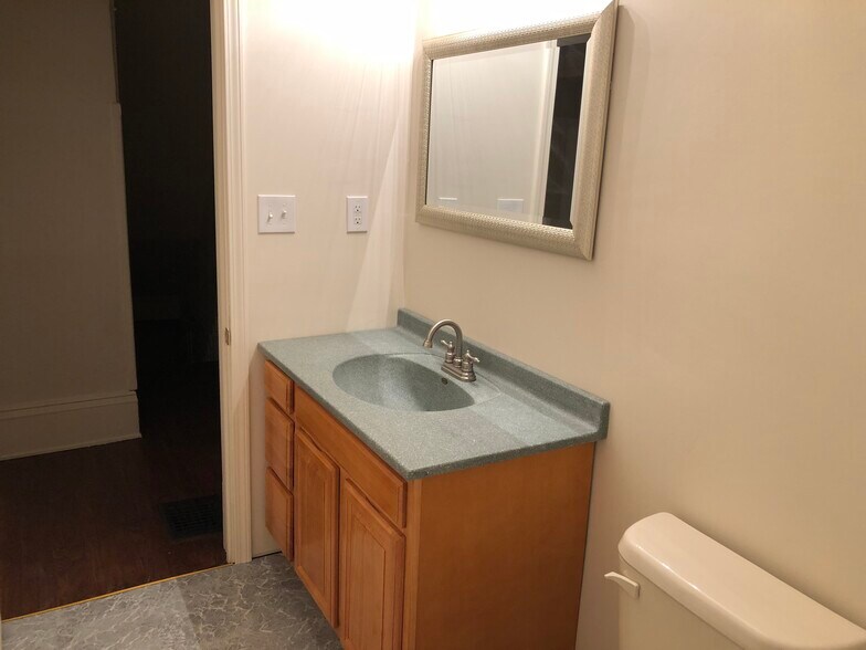 Building Photo - 307 Gilmore Ave