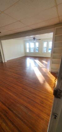 Building Photo - 3113 Delaware Ave