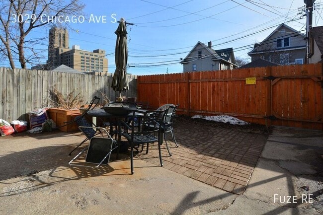 Building Photo - 3029 Chicago Ave