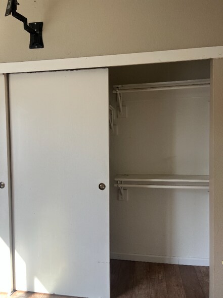 Building Photo - 5941 Main Ave