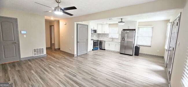 Building Photo - 1837 Access Rd