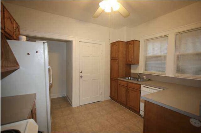 Building Photo - 725 Heywood Ave