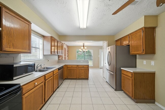 Building Photo - 5203 E Pagewick Dr