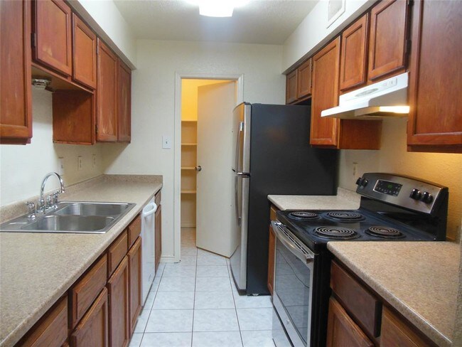 Building Photo - 6500 Sands Point Dr