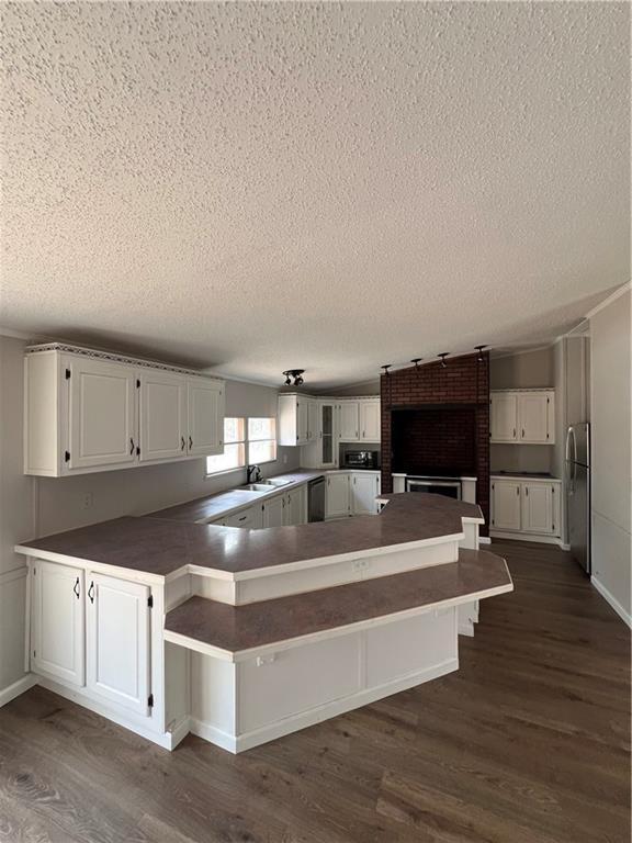 Building Photo - 465 Redwood Dr