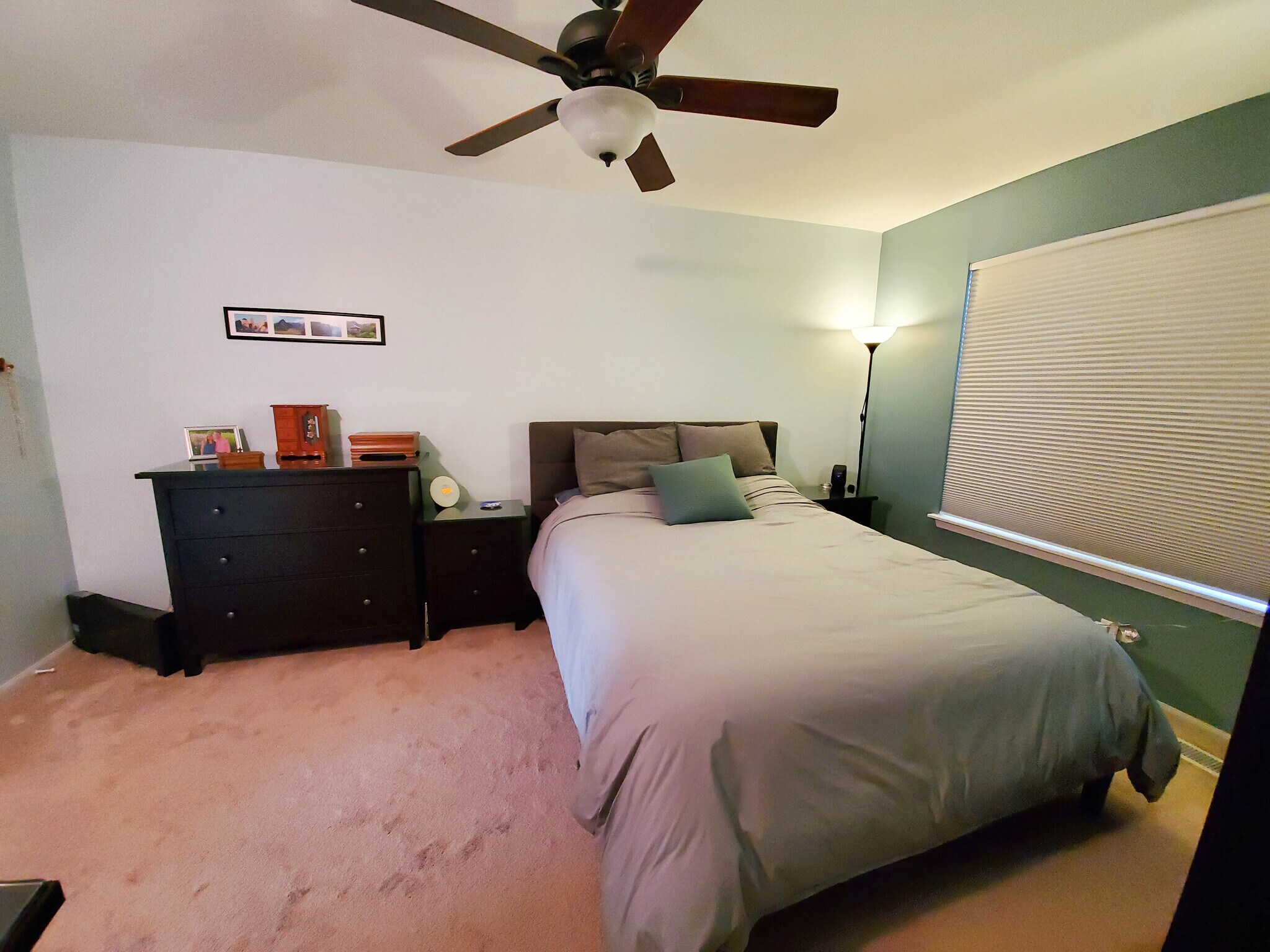 Master bedroom - 344 S Lancelot Ln
