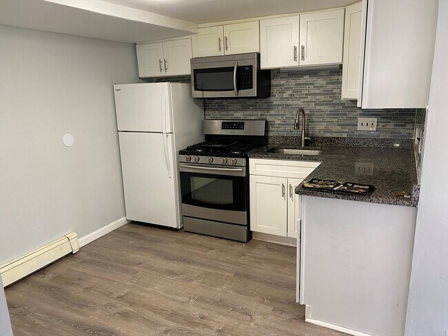 Building Photo - 9 Hall St