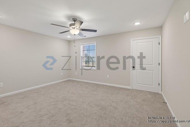 Building Photo - 1511 Fort Bragg Rd