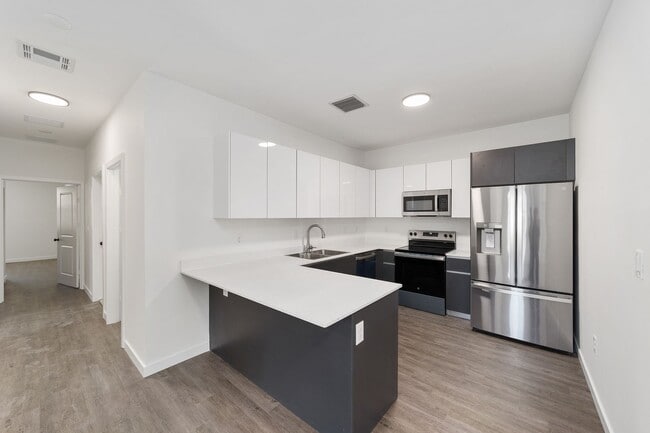 Building Photo - Eagle Trace 1597 #1