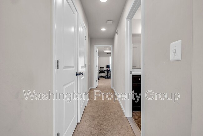 Building Photo - 4013 Singerville Ct