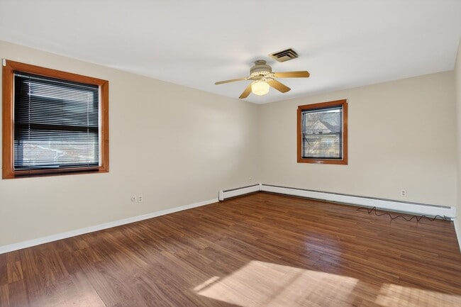 Building Photo - 352 Rahways Rd