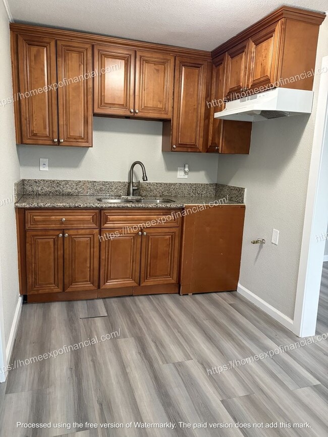 Building Photo - Duplex - Front Nice Home For Rent