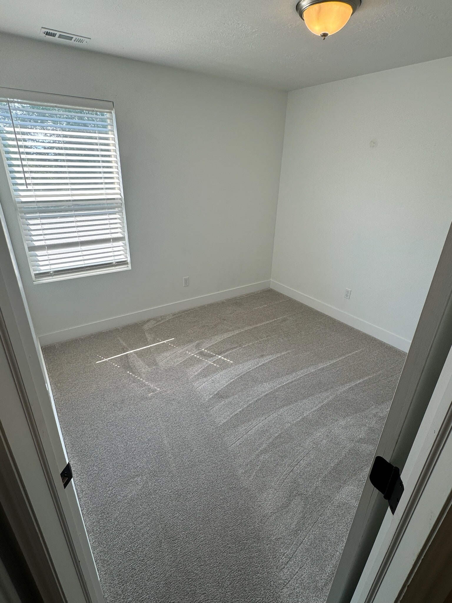 Building Photo - 14190 S Flowerfield Cir