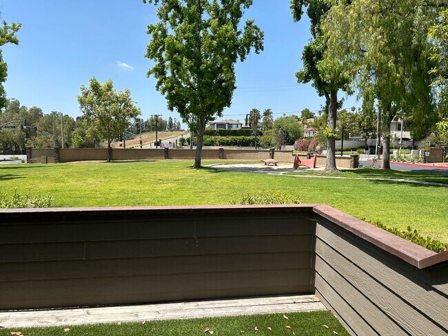 Building Photo - Beautiful 3 Bed 2 Bath Condo in Yorba Linda with Greenbelt Views