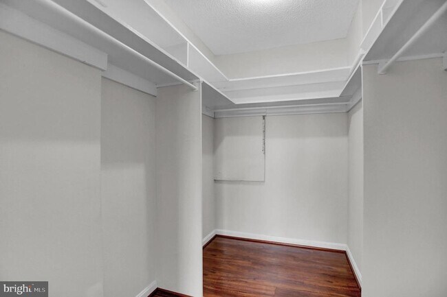 Building Photo - 4401 Roland Ave