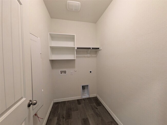 Building Photo - 9324 Bronze Meadow Dr