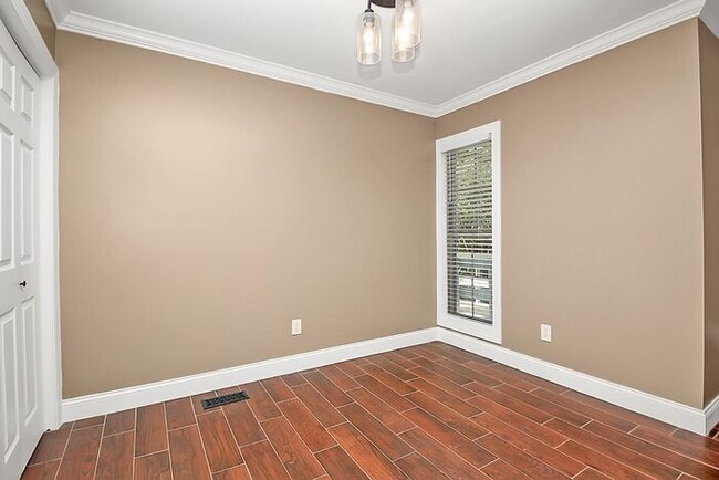 Building Photo - Newly Renovated Condominium in Quail Run