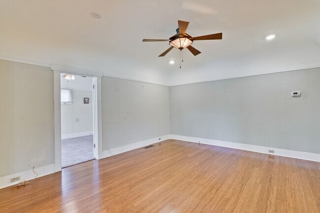 Building Photo - Single Family 3 Bed 2 Bath House in Santa ...