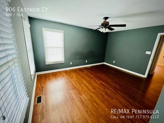 Building Photo - 906 Eastnor Ct