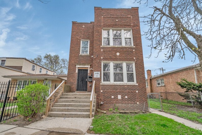 Primary Photo - 10511 S Cottage Grove Ave