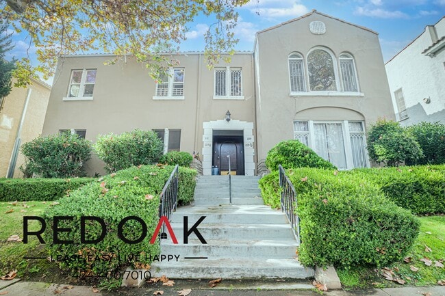 Building Photo - 109 S Sycamore Ave