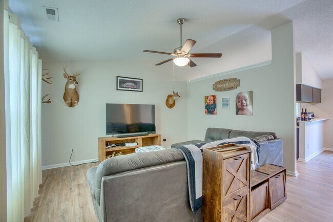 Building Photo - 600 Calabash Dr