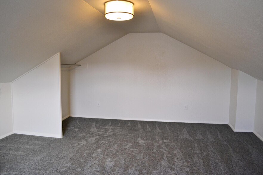 Building Photo - 2611 Larkins Way
