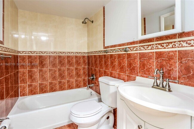 Building Photo - 850 N Miami Ave