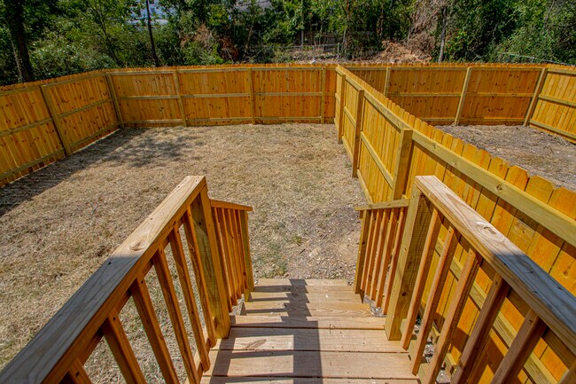 Building Photo - 214 S Park St