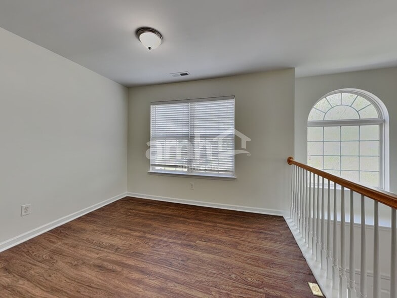 Building Photo - 5223 Sunriver Rd