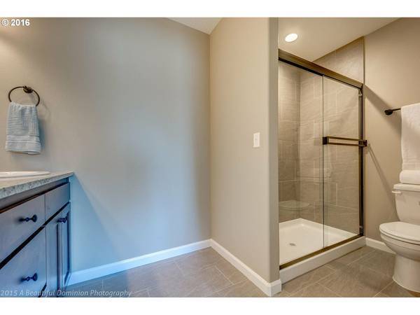 Building Photo - HALF OFF OCTOBER!  Beautiful Luxury Home f...