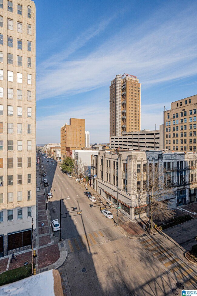 Building Photo - 300 20th St N