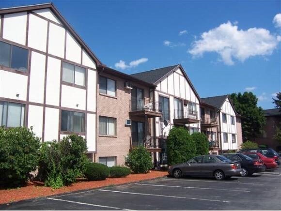 Building Photo - 8 Lancelot Court