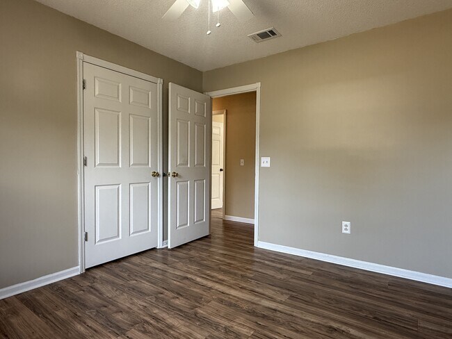 Building Photo - 313 Pat Priester Dr