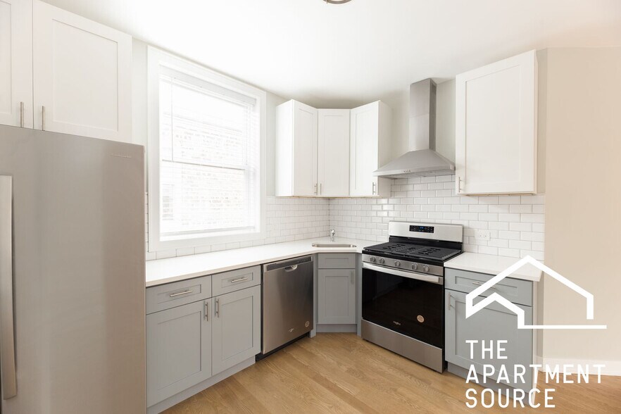 Building Photo - 4647 N Wolcott Ave