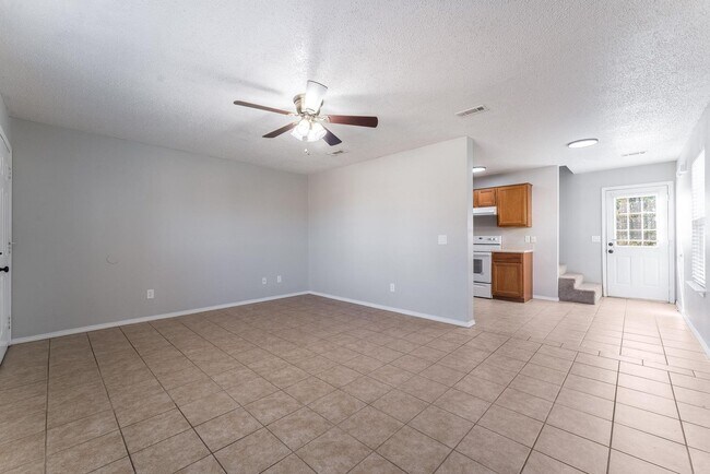 Building Photo - 3503 SW Victoria Pl