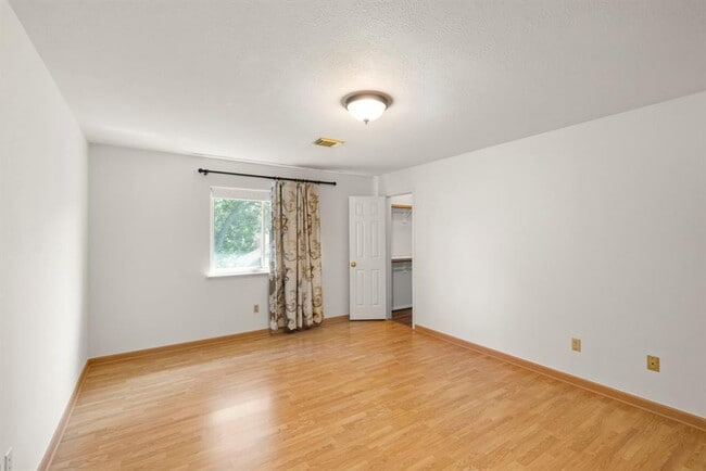 Building Photo - 12819 Orchard Hollow Way