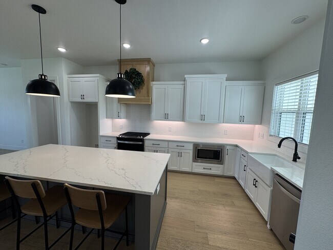 Building Photo - 4453 Cedar Creek Rd