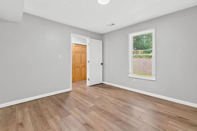 Building Photo - 2136 Sara Ashley Way