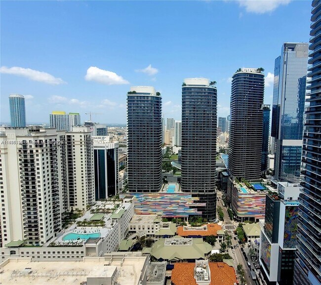 Building Photo - 1100S S Miami Ave