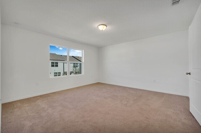 Building Photo - 840 Grandin St