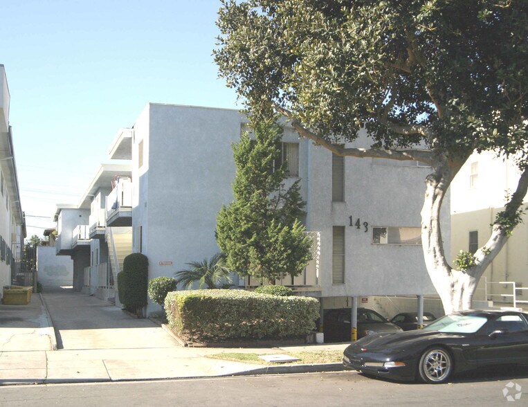 Primary Photo - 143 S St Andrews Pl