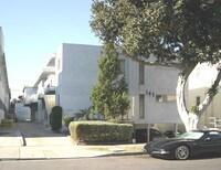 Building Photo - 143 S St Andrews Pl