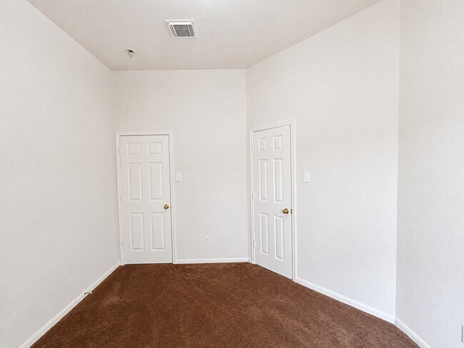 Building Photo - 20410 Nelva Park Ct