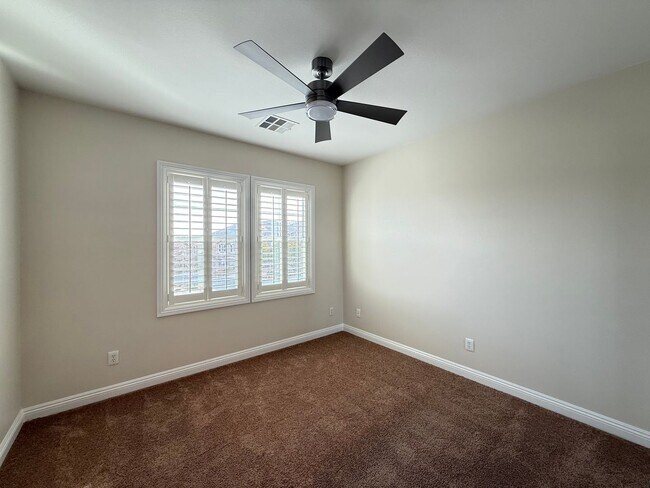Building Photo - Gated 4BD/3BA home near Red Rock Casino! S...