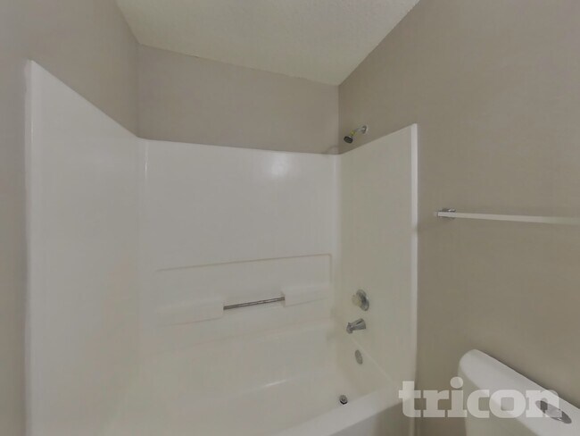 Building Photo - 6419 Beech Trail Dr