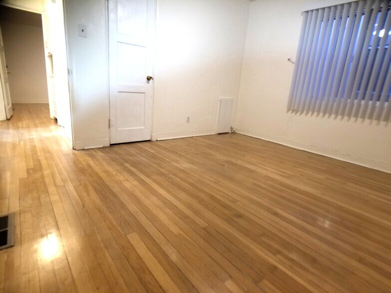 Building Photo - 1904 Lead Ave SE